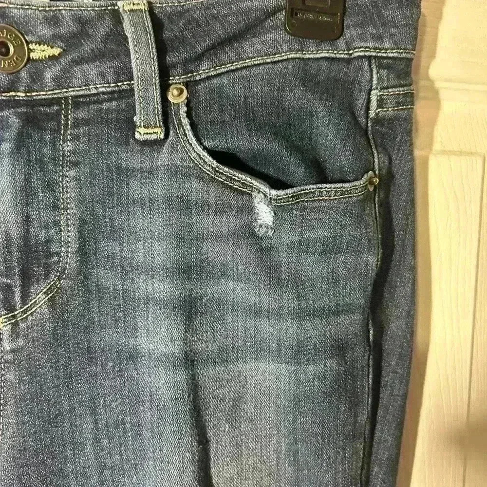 Paige Verdugo Ultra Skinny Size 28 Silas Distressed. Medium/Dark wash. - Picture 5 of 12